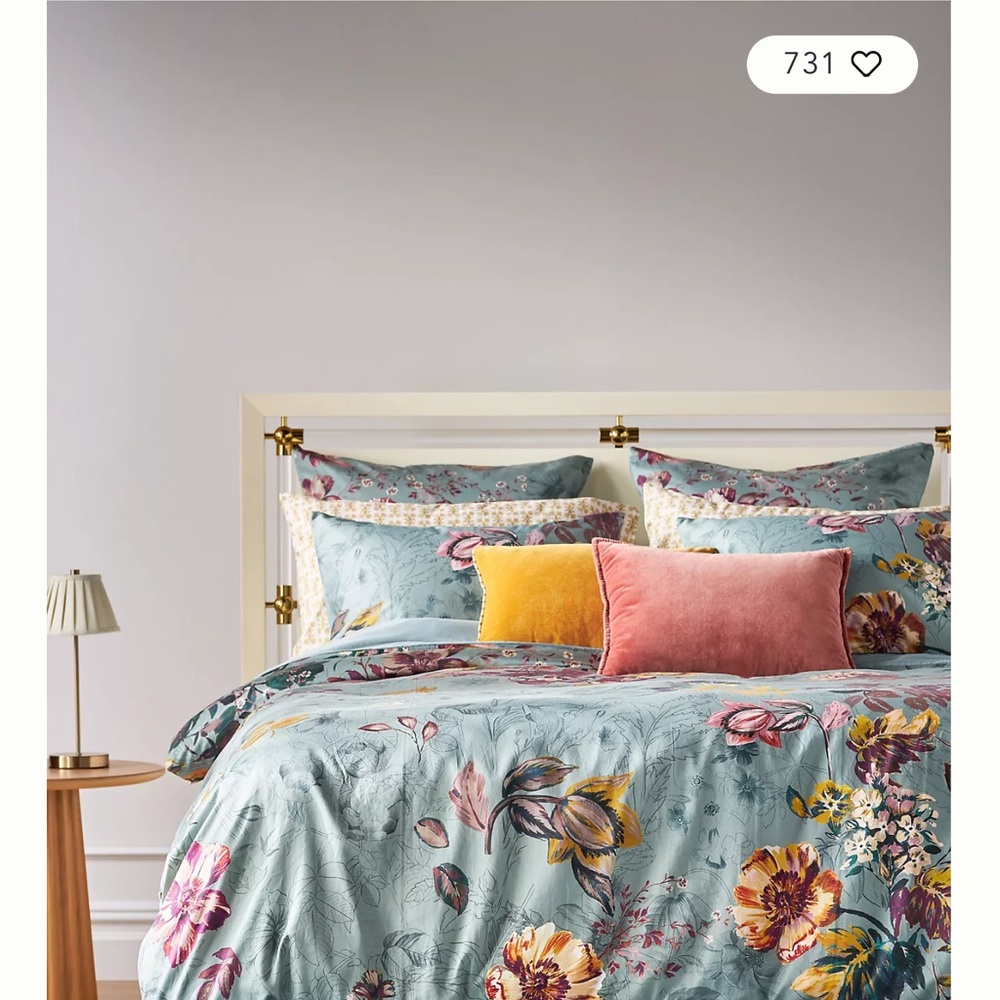 Floral Bedding Set with Pillows